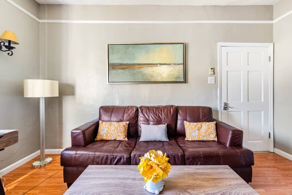 Apartment for rent at 77 W Glenarm St, Pasadena, CA 91105