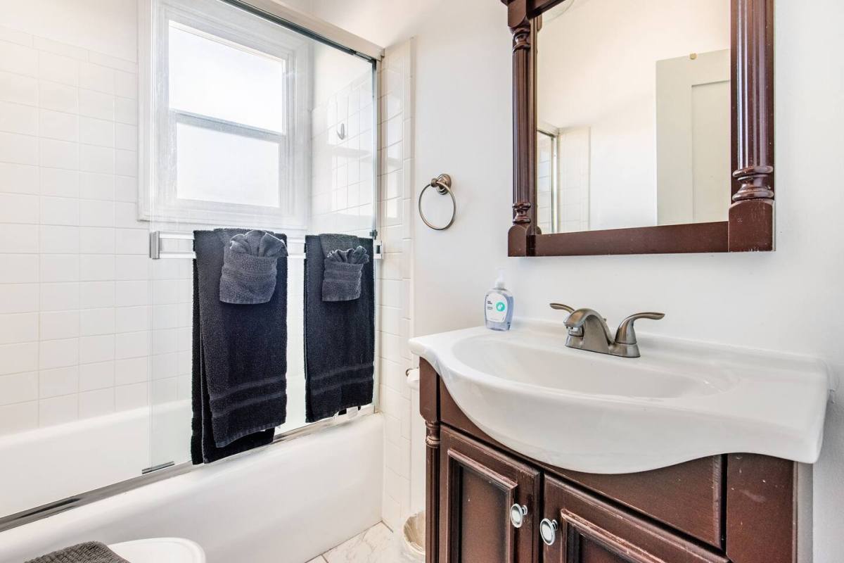 Apartment for rent at 77 W Glenarm St, Pasadena, CA 91105