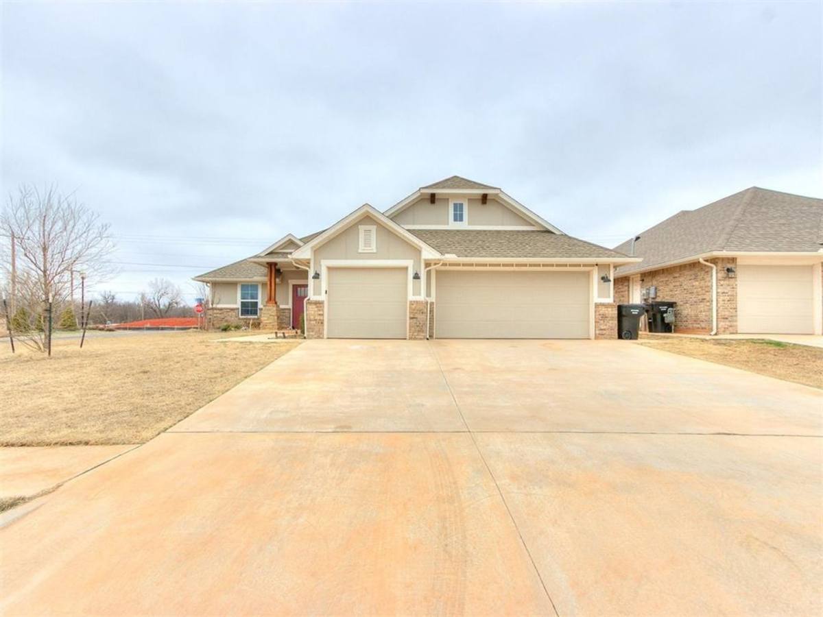 House for rent at 2701 SE 20th Circle, Oklahoma City, OK 73160