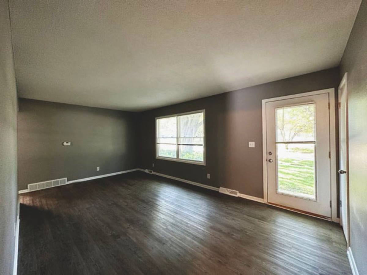 House for rent at 1318 SW Lynn Dr, Ankeny, IA 50023