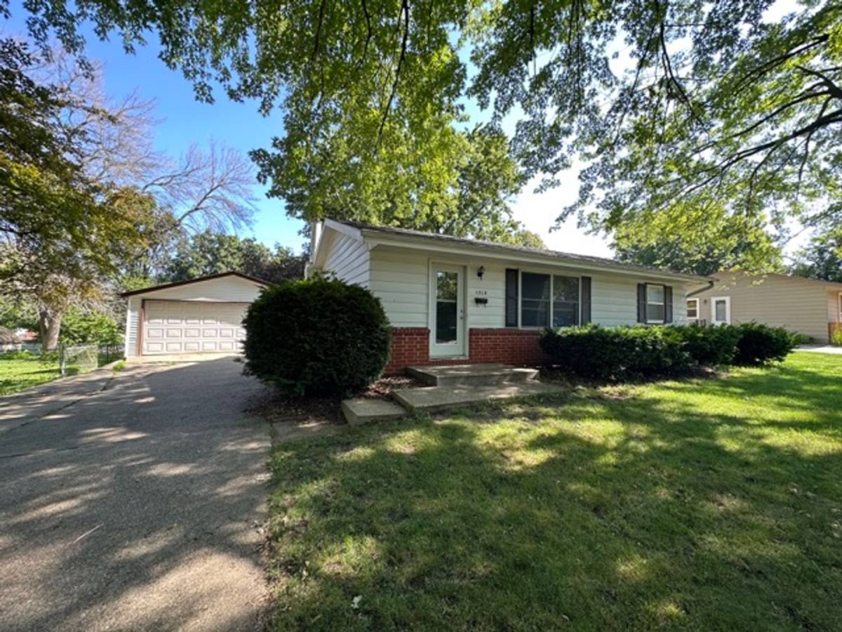 House for rent at 1318 SW Lynn Dr, Ankeny, IA 50023