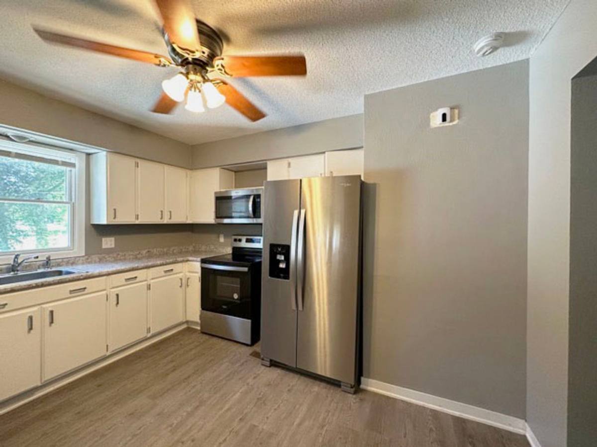 House for rent at 1318 SW Lynn Dr, Ankeny, IA 50023