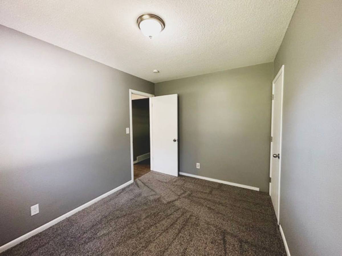 House for rent at 1318 SW Lynn Dr, Ankeny, IA 50023