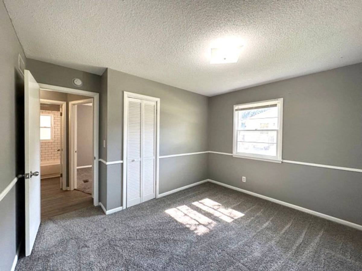 House for rent at 1318 SW Lynn Dr, Ankeny, IA 50023