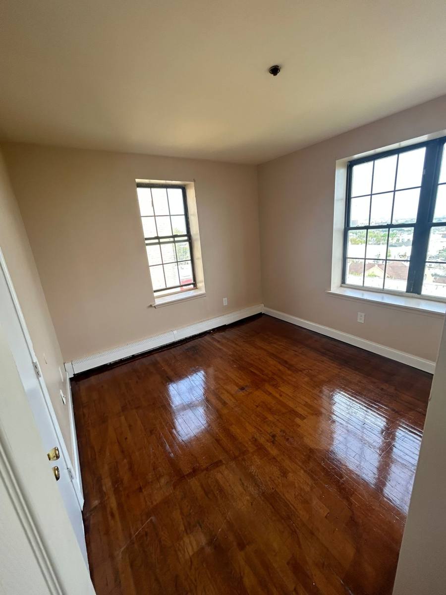 Apartment for rent at 10 Osborne Terrace, Newark, NJ 07108