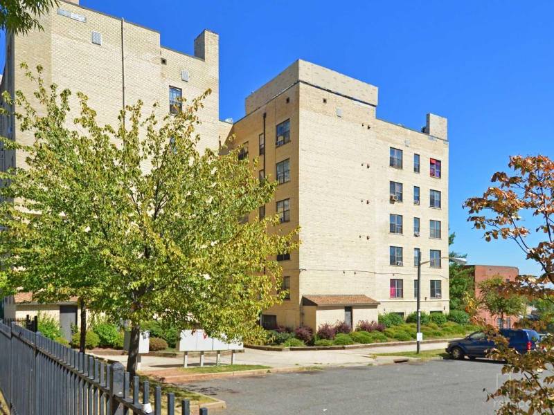Apartment for rent at 10 Osborne Terrace, Newark, NJ 07108
