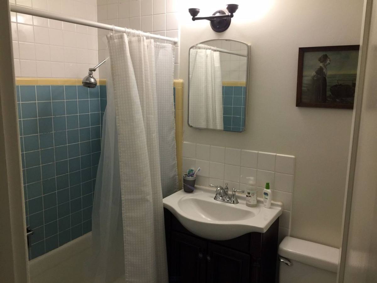 Apartment for rent at 1212 5th Ave N, Seattle, WA 98109