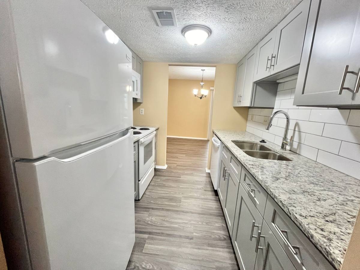 Townhouse for rent at 6418 Meadow Rue Dr, Peachtree Corners, GA 30092