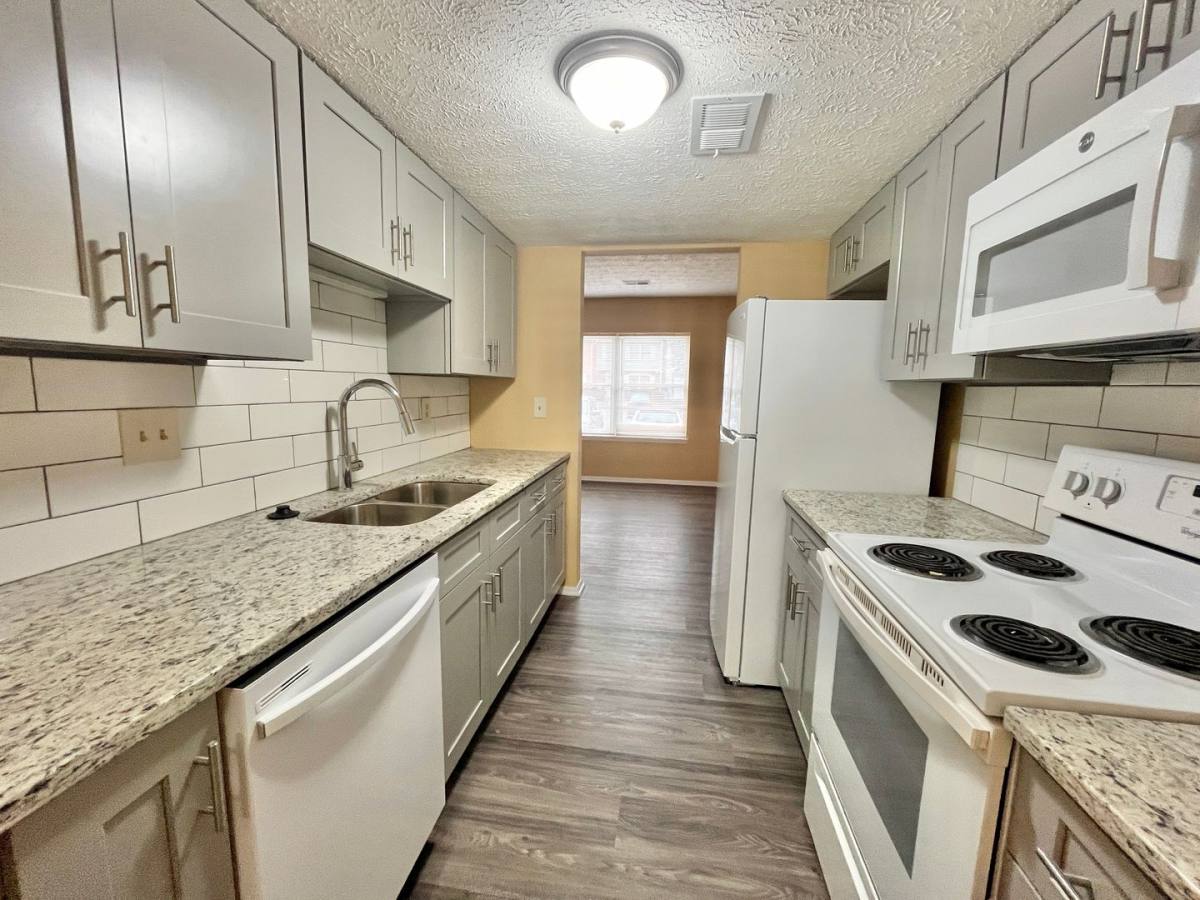 Townhouse for rent at 6418 Meadow Rue Dr, Peachtree Corners, GA 30092