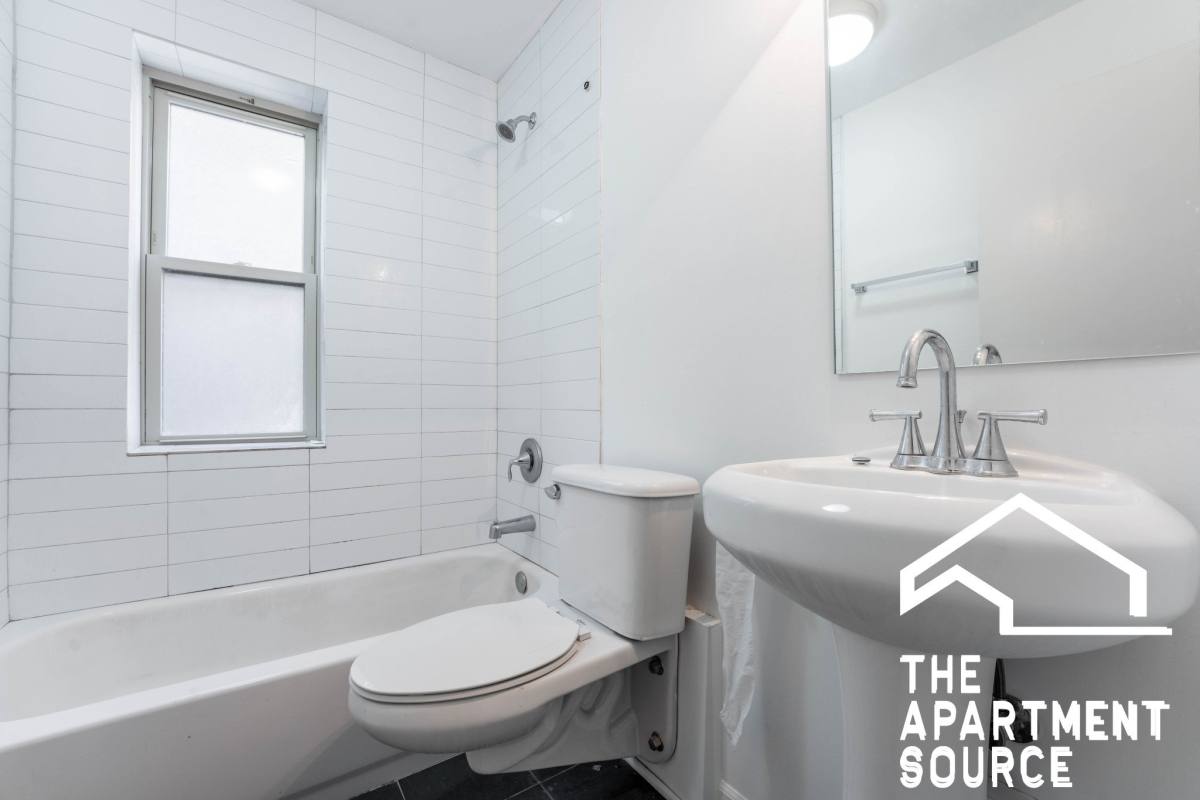 Condo for rent at 925 W Carmen Ave, Chicago, IL 60640