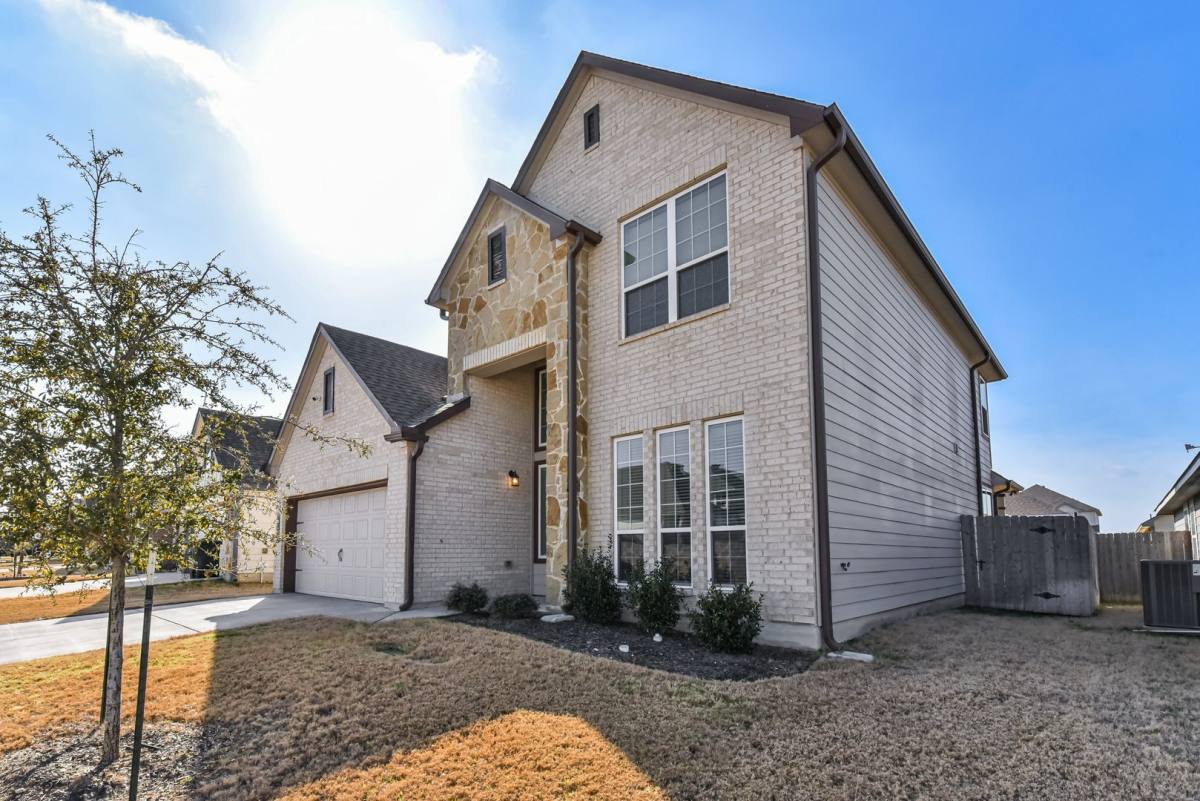 House for rent at 6306 Golden Gate Dr, Jermyn, TX 76459