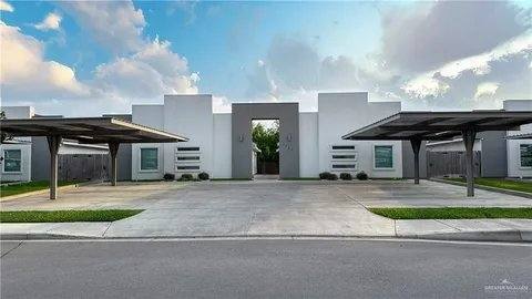 Apartment for rent at 1403 W Heritage Dr, Pharr, TX 78577