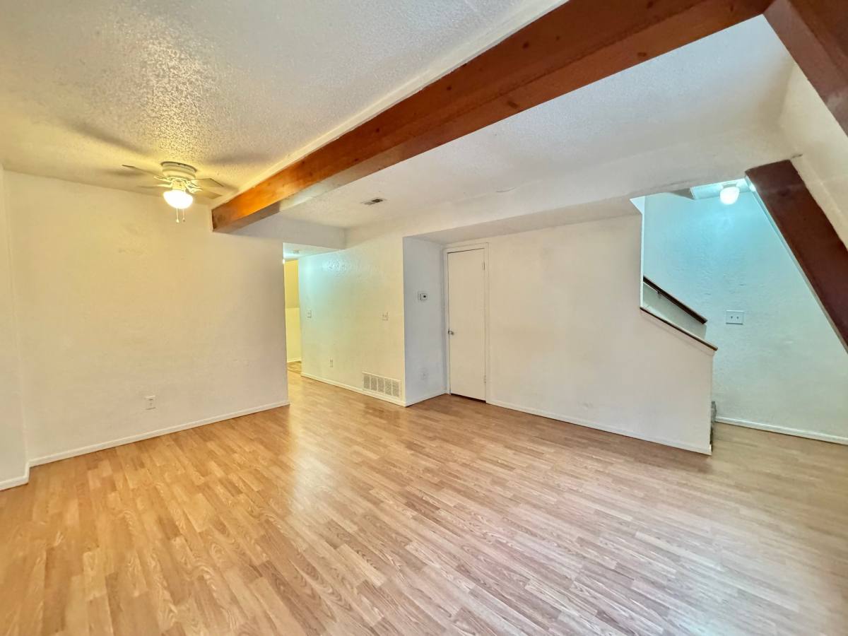 Townhouse for rent at 2401 SW 43rd St, Oklahoma City, OK 73119