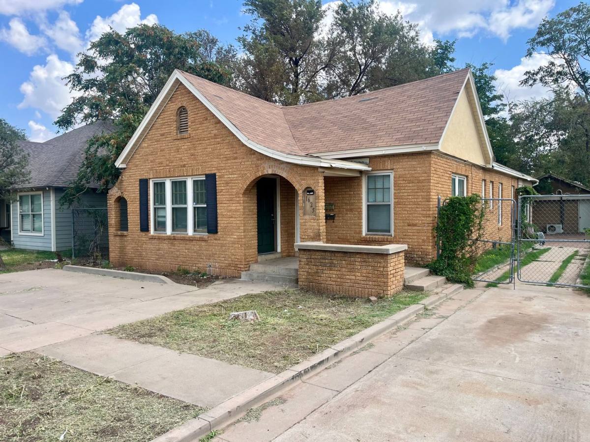 House for rent at 1625 Ave Y, Lubbock, TX 79401