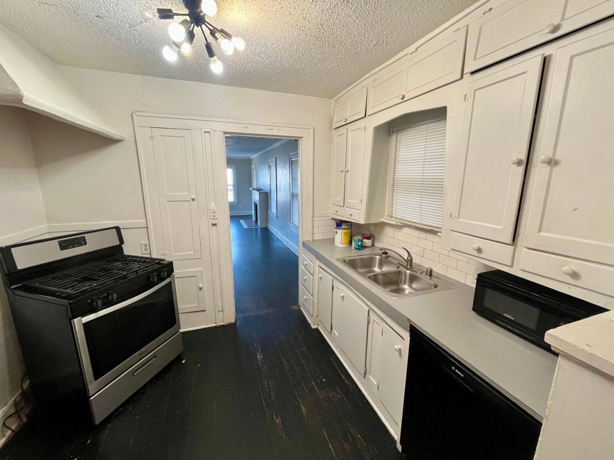 House for rent at 1625 Ave Y, Lubbock, TX 79401