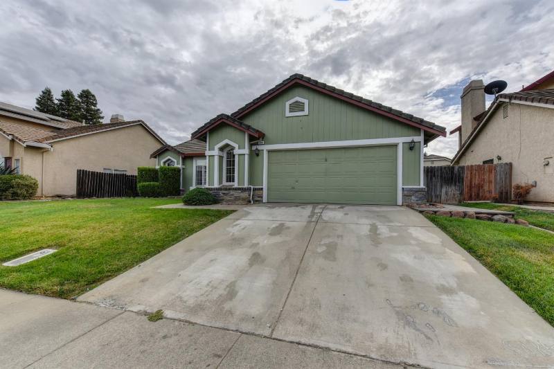 House for rent at 1806 Augusta Lane, Yuba City, CA 95993
