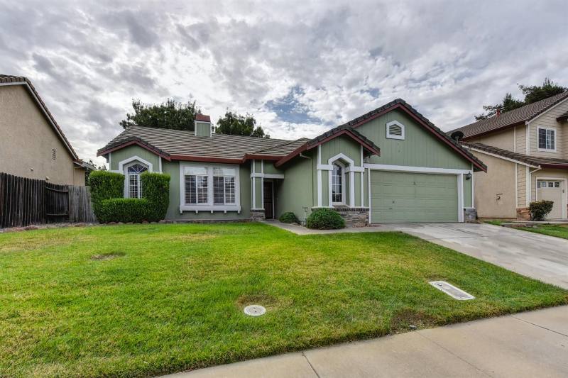 House for rent at 1806 Augusta Lane, Yuba City, CA 95993