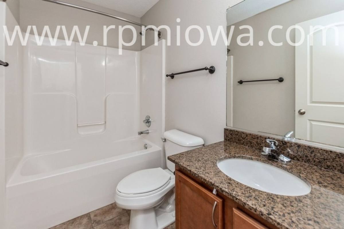 House for rent at 5016 NE Innsbruck Dr, Ankeny, IA 50021