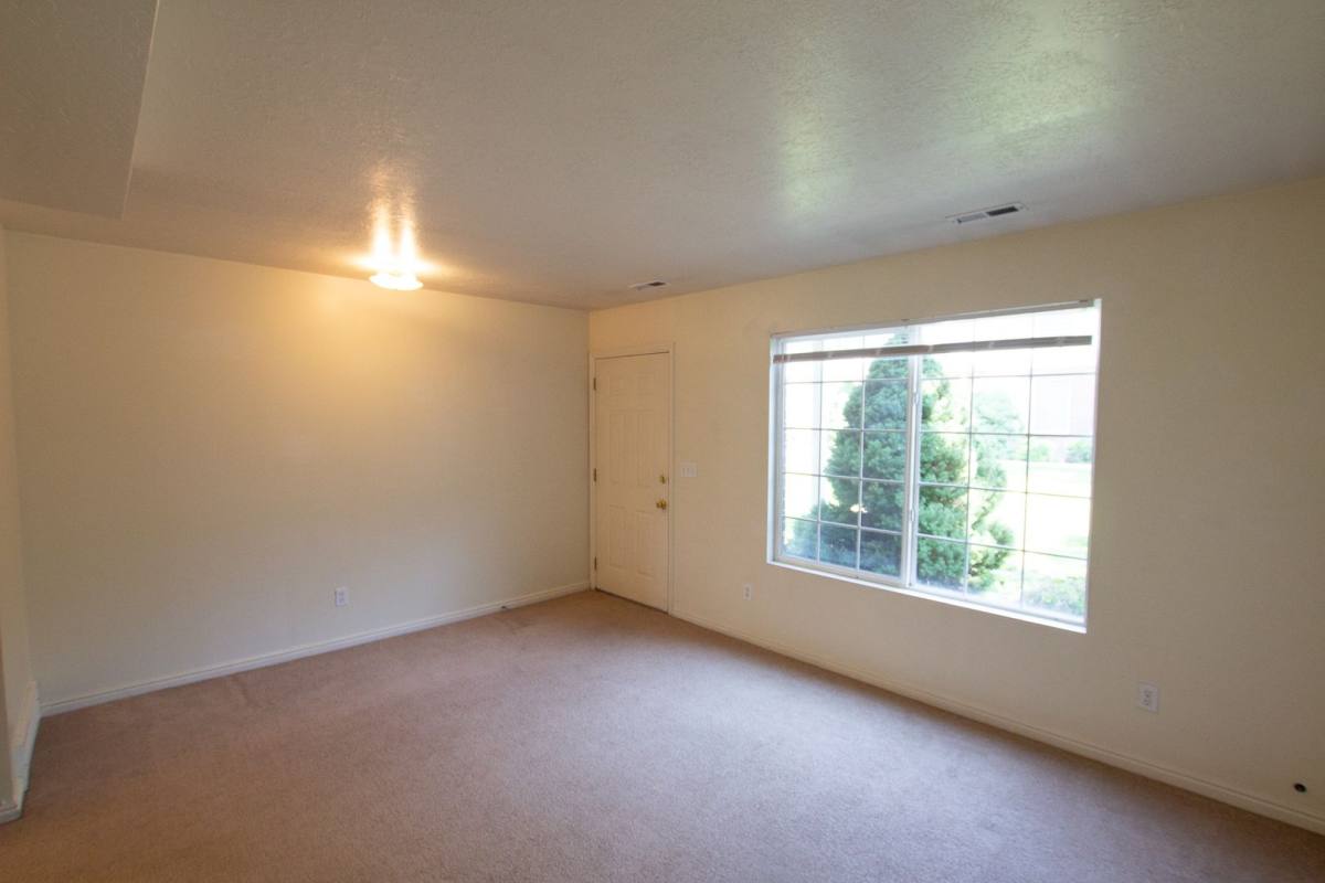 Apartment for rent at 488 Elm St, Layton, UT 84041
