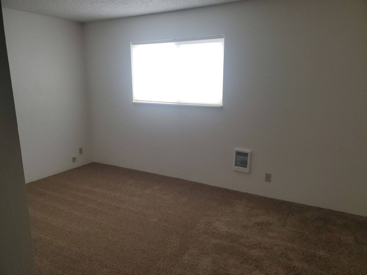 Apartment for rent at 724 NW 4th St, Redmond, OR 97756