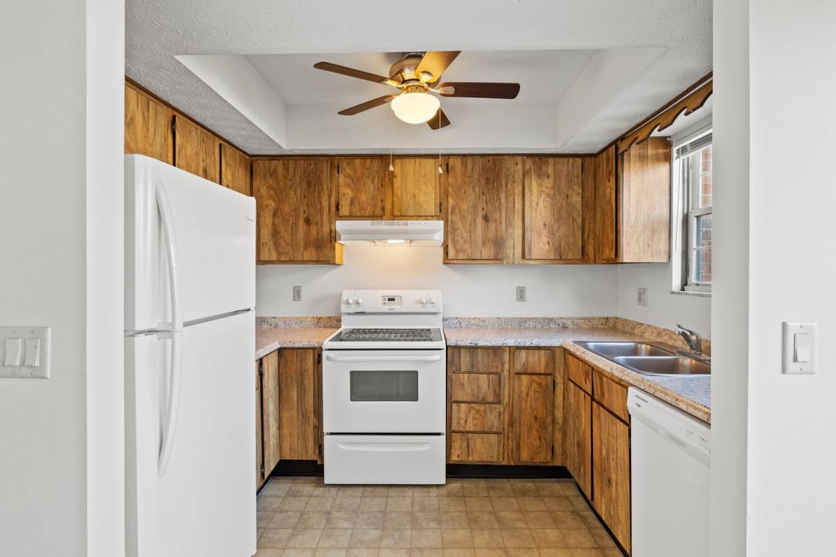 Apartment for rent at 1310-1316 Palmer House Court, Columbus, OH 43235
