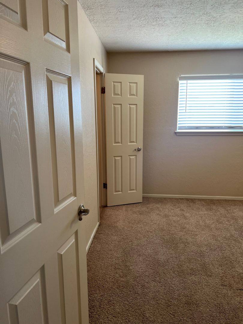 Apartment for rent at 1420 NW Hunter Rd, Lawton, OK 73505