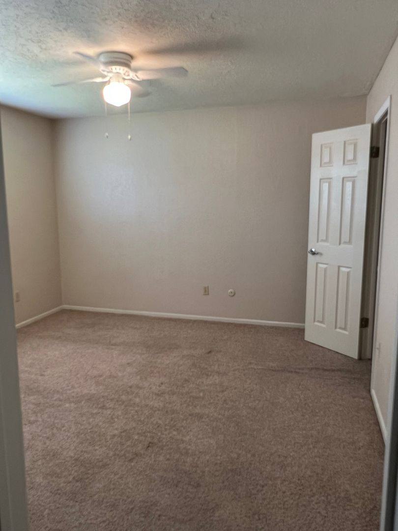 Apartment for rent at 1420 NW Hunter Rd, Lawton, OK 73505