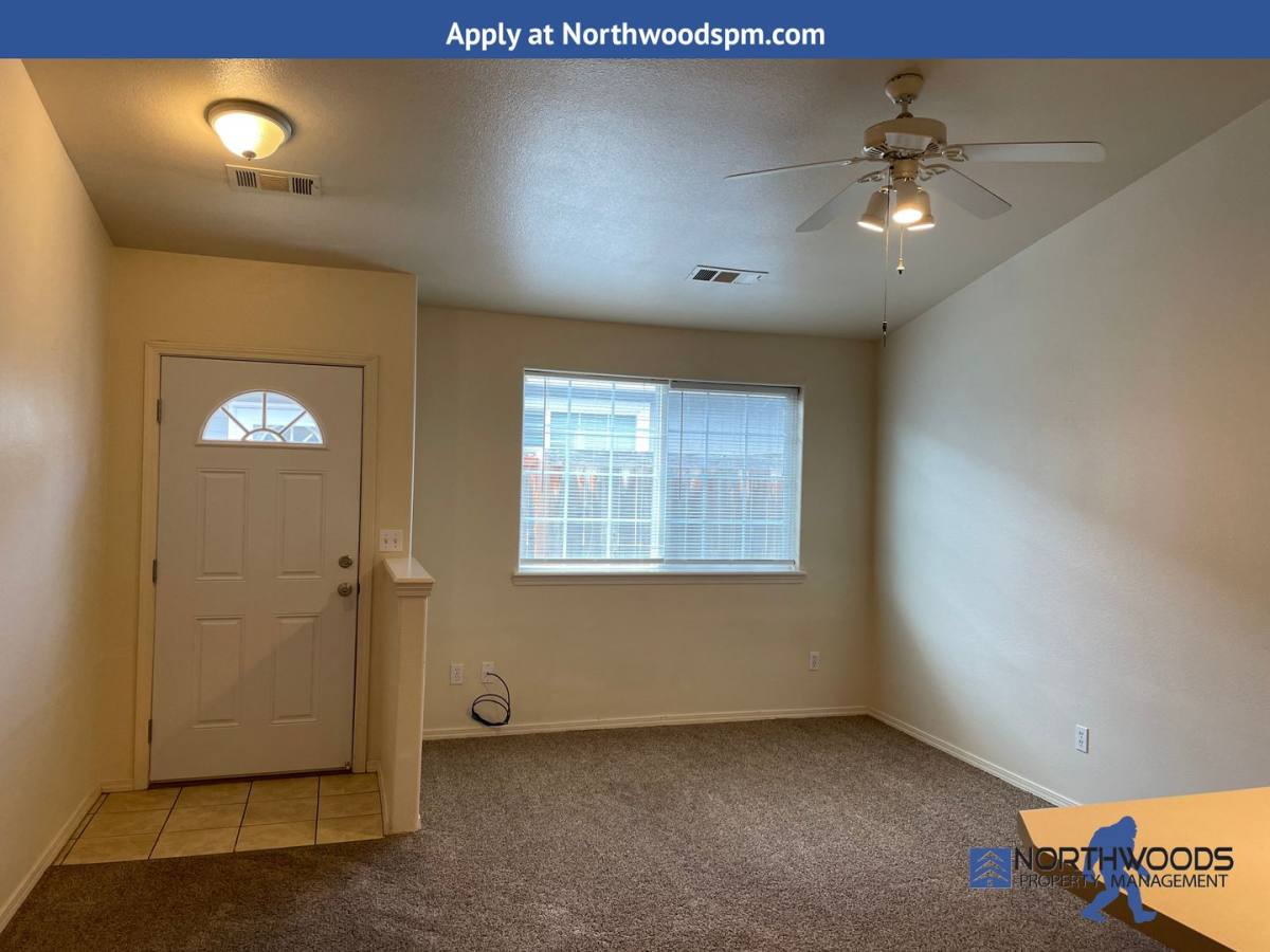 House for rent at 1927 Roberts Rd, Medford, OR 97504