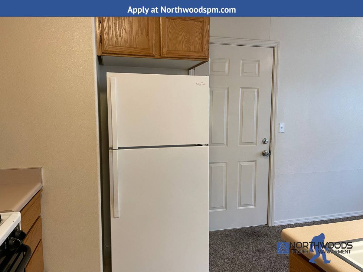 House for rent at 1927 Roberts Rd, Medford, OR 97504