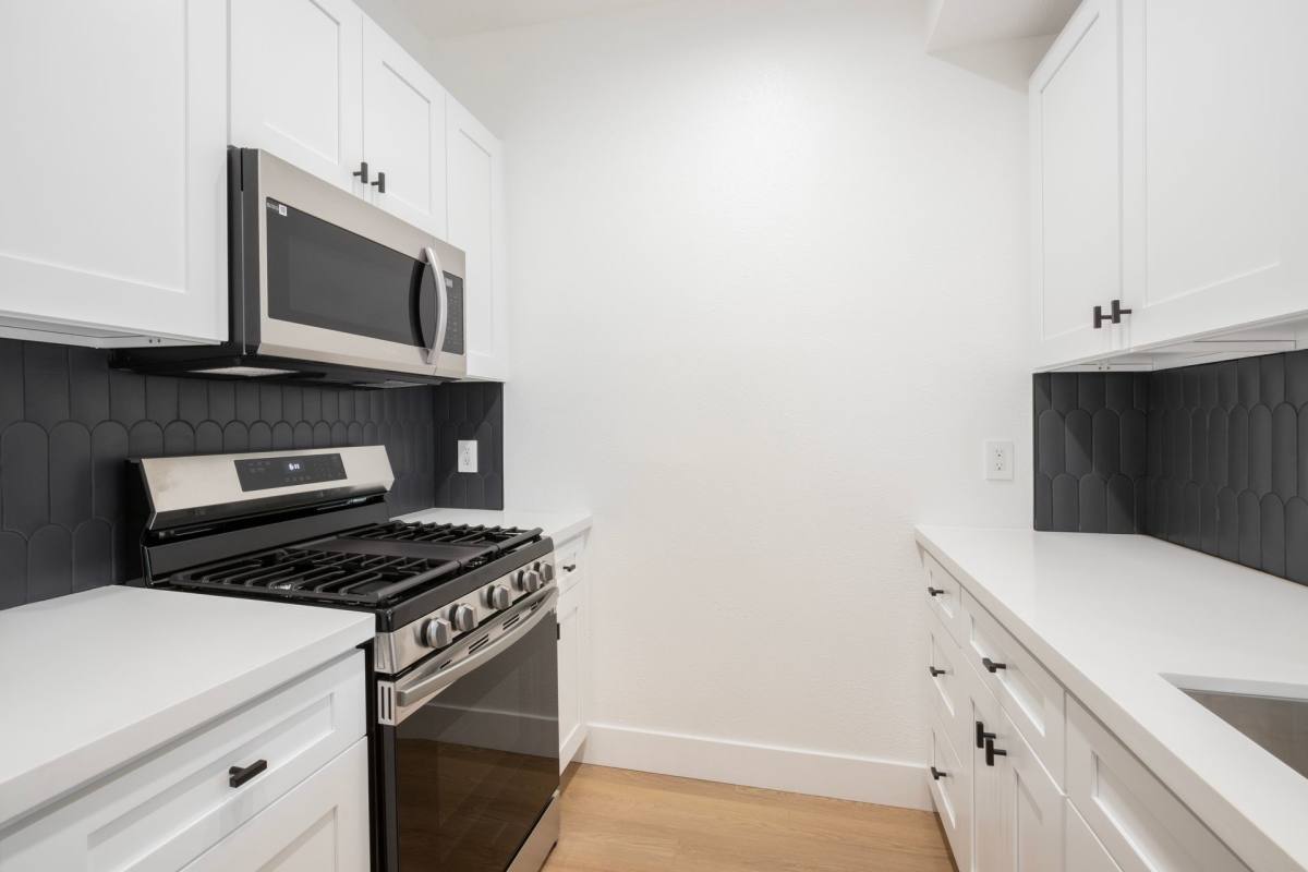 Apartment for rent at 1616 N Serrano Ave, Los Angeles, CA 90027