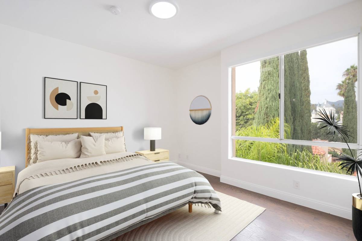 Apartment for rent at 1616 N Serrano Ave, Los Angeles, CA 90027