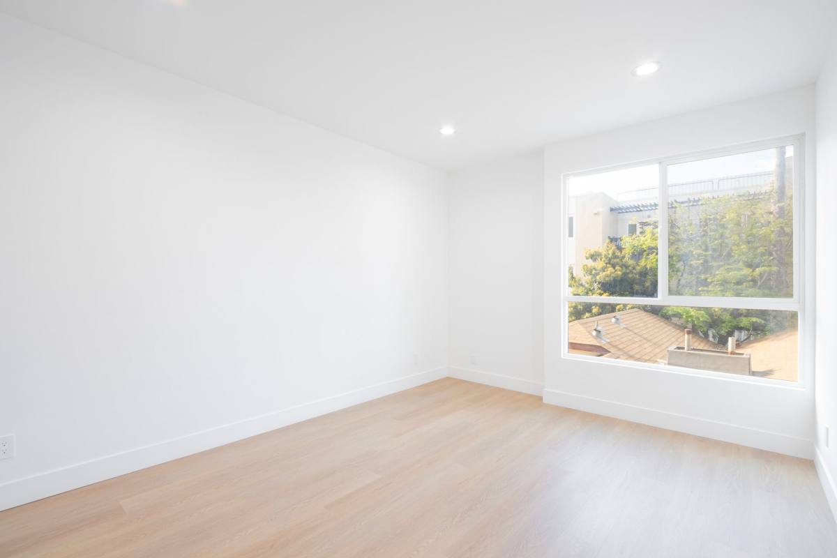 Apartment for rent at 1616 N Serrano Ave, Los Angeles, CA 90027