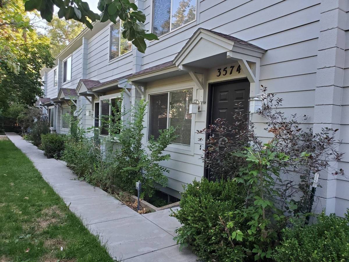 Townhouse for rent at 3574 Broadway, Boulder, CO 80304