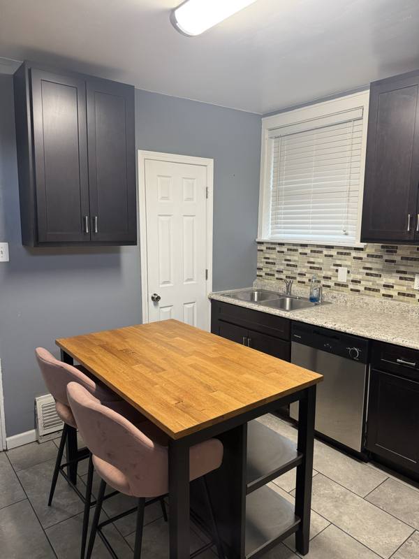 Apartment for rent at 3863 Meramec St #B, Saint Louis, MO 63116