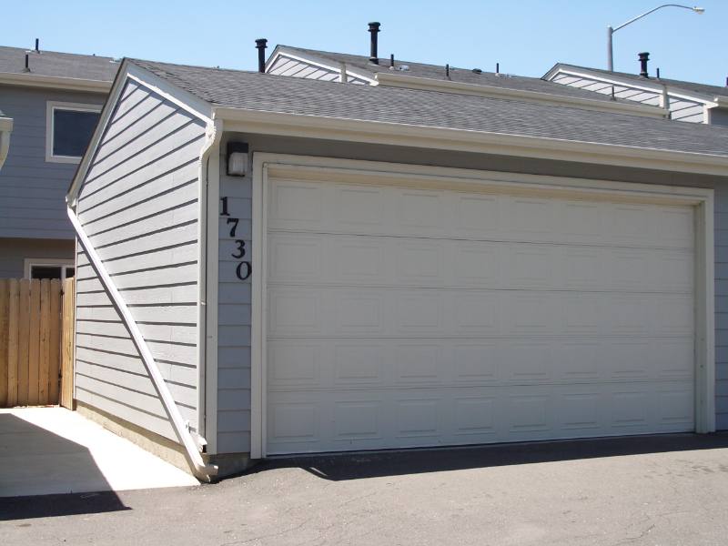 Townhouse for rent at 1730 S Helena St, Aurora, CO 80017