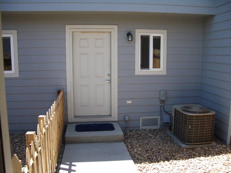 Townhouse for rent at 1730 S Helena St, Aurora, CO 80017