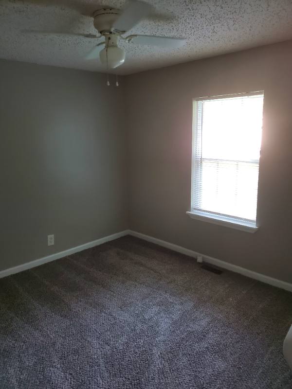 House for rent at 301 Circle Dr, Calhoun, GA 30701