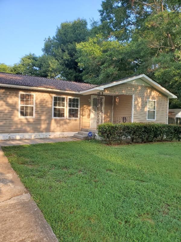 House for rent at 301 Circle Dr, Calhoun, GA 30701