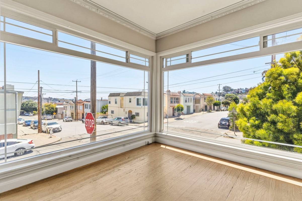House for rent at 290 Holyoke St, San Francisco, CA 94134
