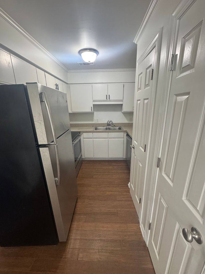 Apartment for rent at 408 - 419 E Gaston St, Savannah, GA 31401