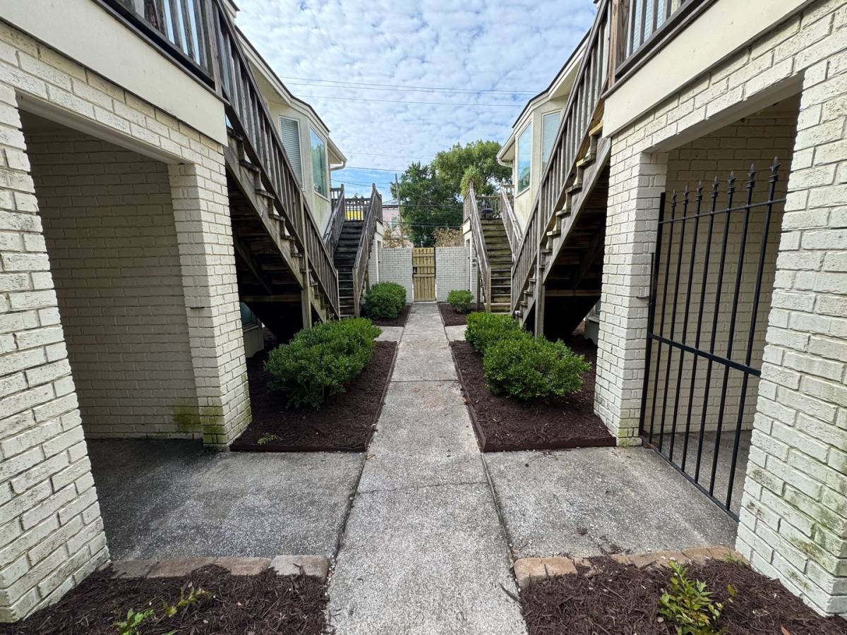 Apartment for rent at 408 - 419 E Gaston St, Savannah, GA 31401