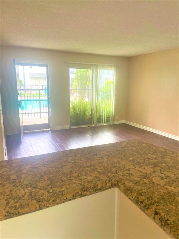 Apartment for rent at 931 W 19th St #10, Costa Mesa, CA 92627