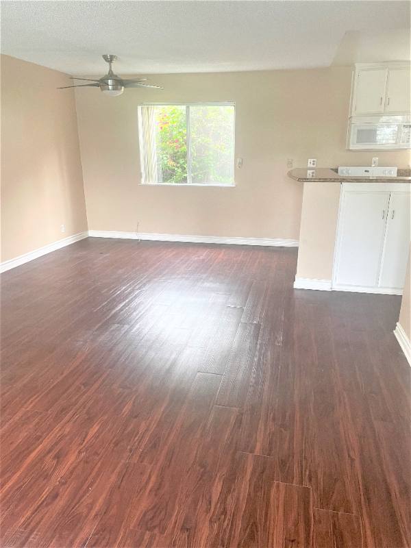 Apartment for rent at 931 W 19th St #10, Costa Mesa, CA 92627