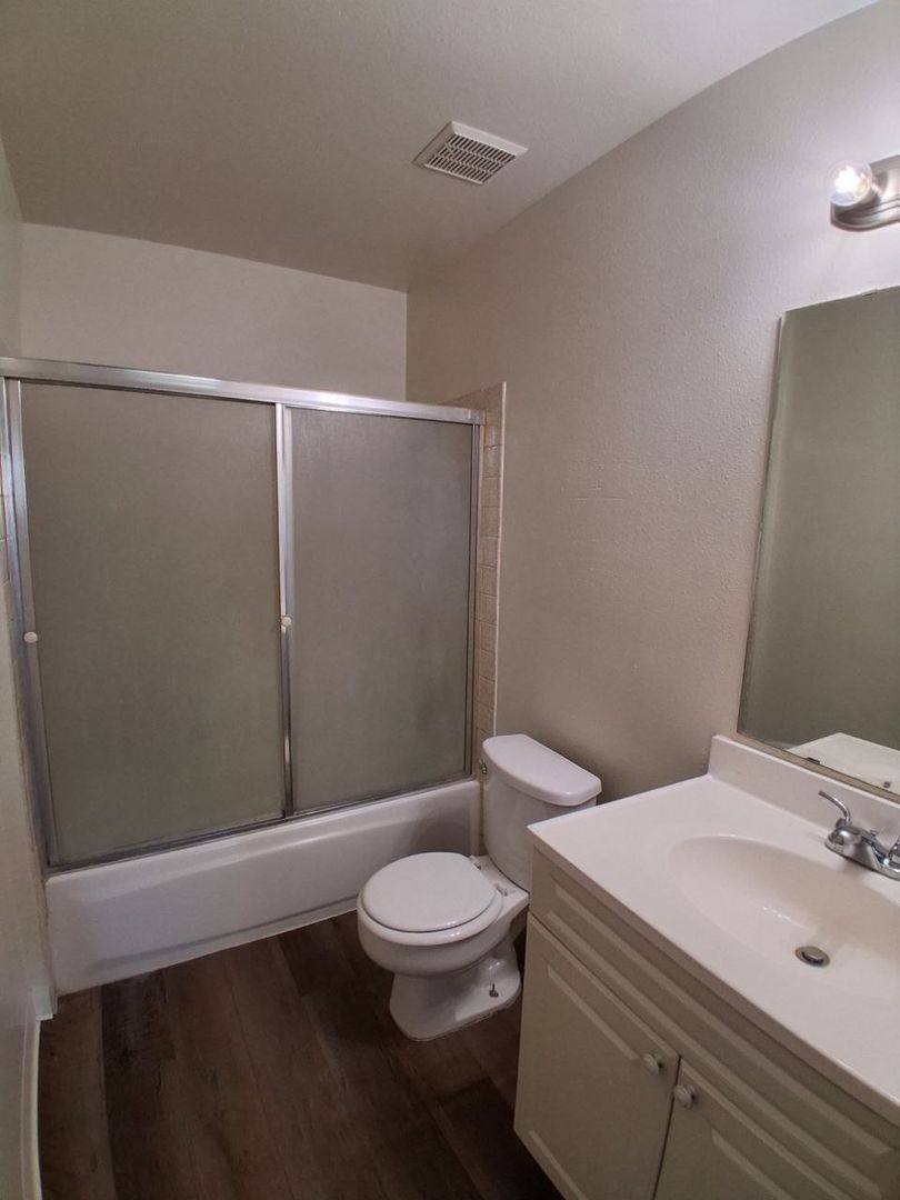 Apartment for rent at 2306 N Fruit Ave, Fresno, CA 93705