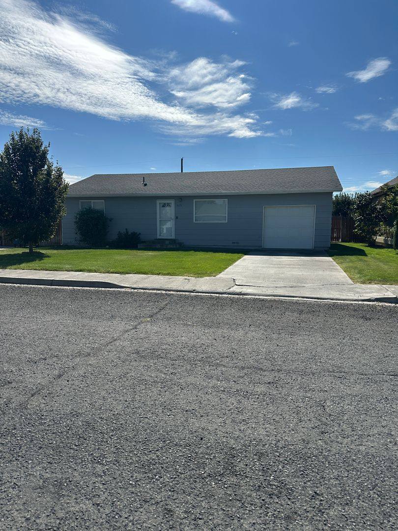 House for rent at 9177 Space St NE, Moses Lake, WA 98837