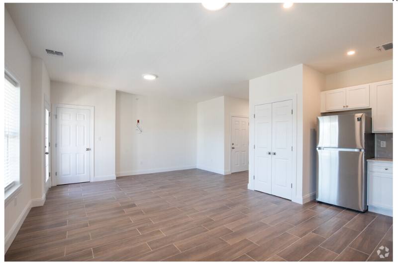 Apartment for rent at 1163 Montauk Highway C4 #C4, Copiague, NY 11726