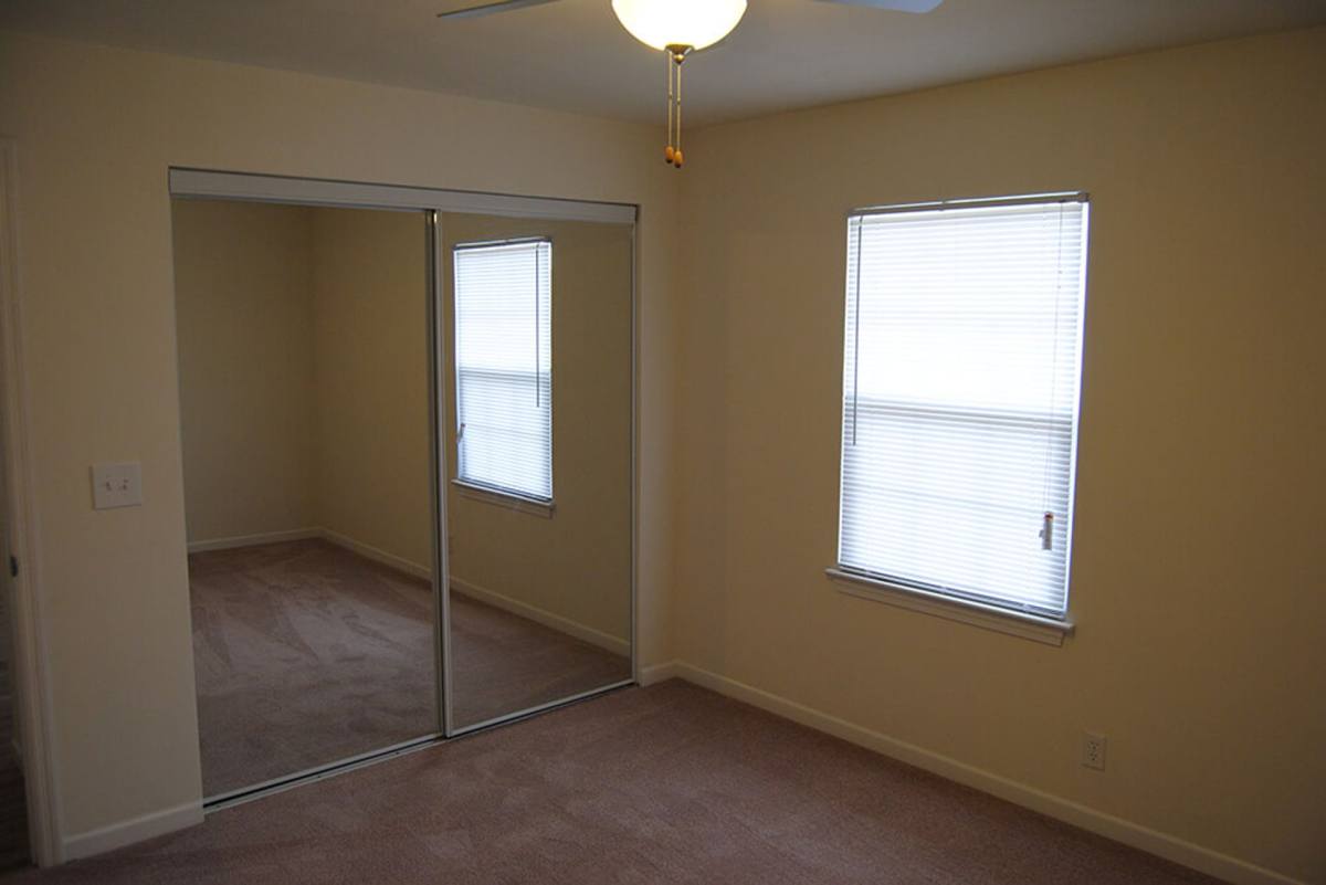Apartment for rent at 3010 W Granada Court, Peoria, IL 61604