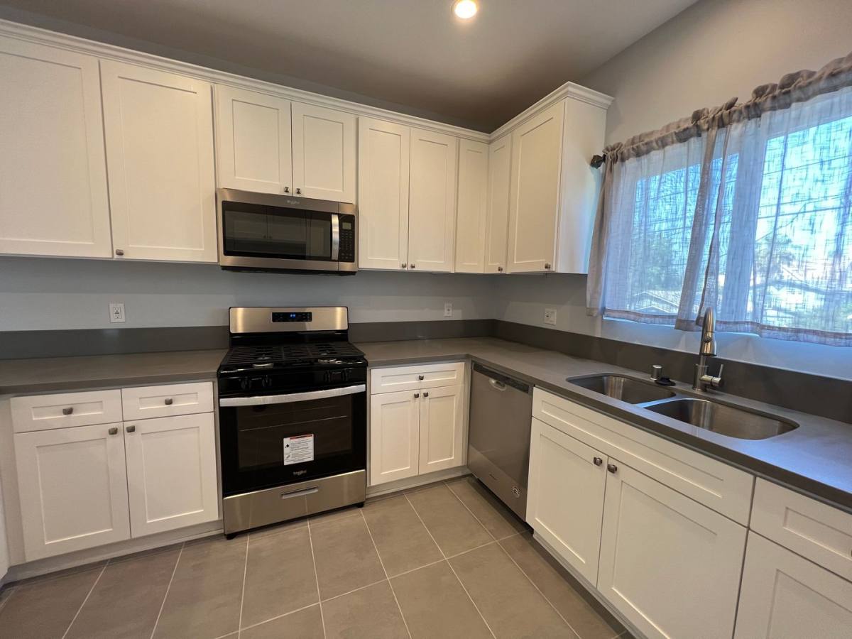 Townhouse for rent at 5661, 5669, 5677, 5685 N Elmer Ave, North Hollywood, CA 91601