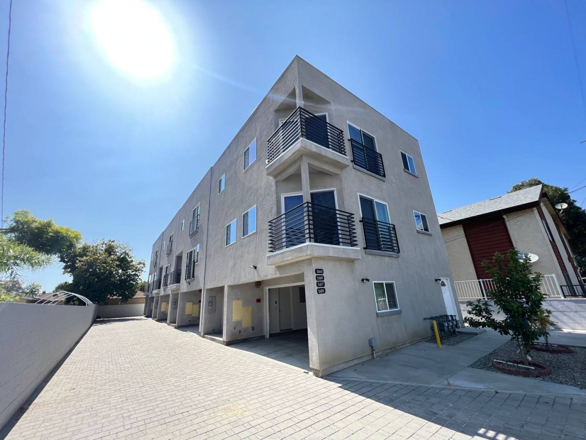 Townhouse for rent at 5661, 5669, 5677, 5685 N Elmer Ave, North Hollywood, CA 91601