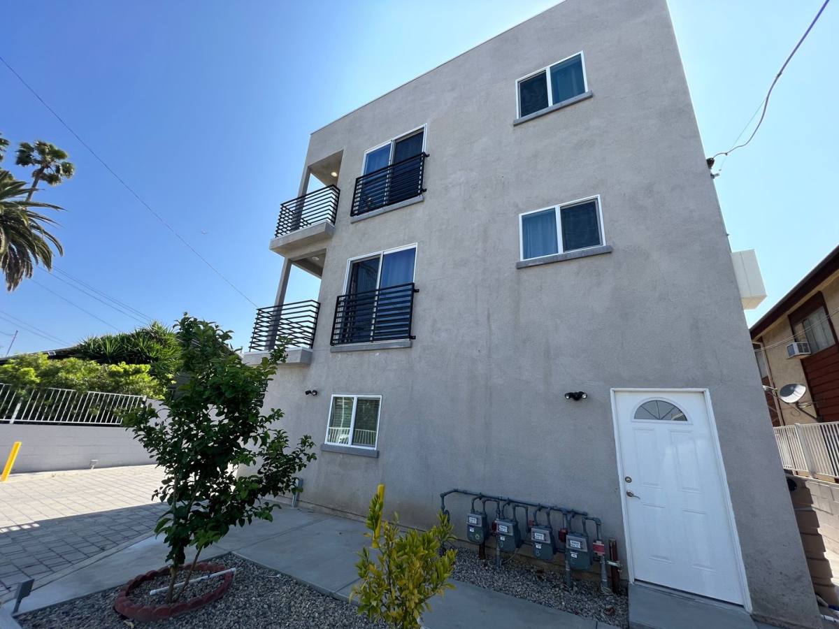 Townhouse for rent at 5661, 5669, 5677, 5685 N Elmer Ave, North Hollywood, CA 91601